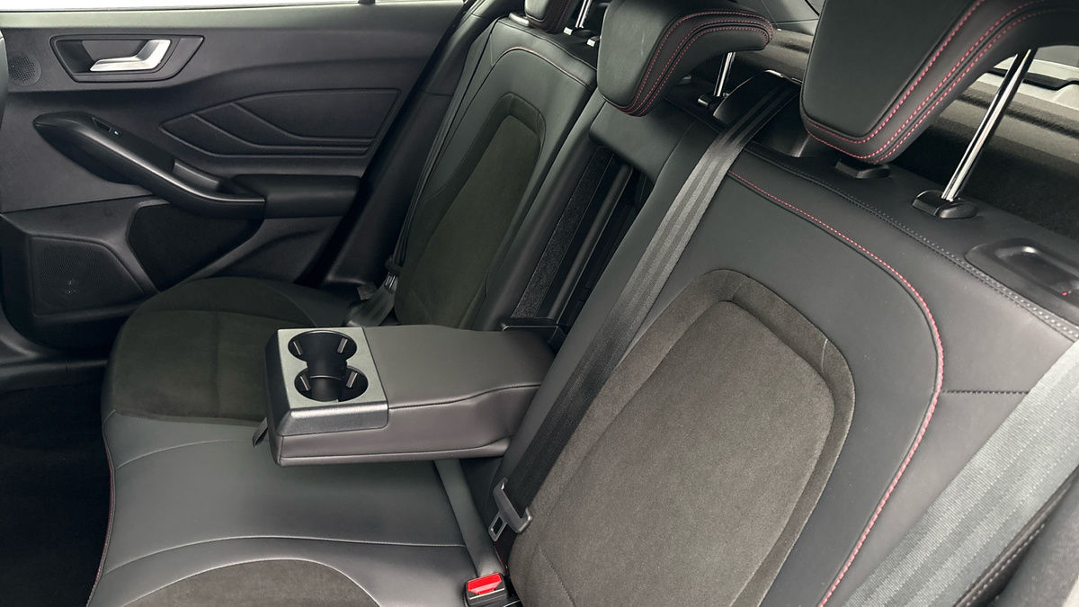 Used Ford Focus 2023 for sale - 76133207: Photo 9