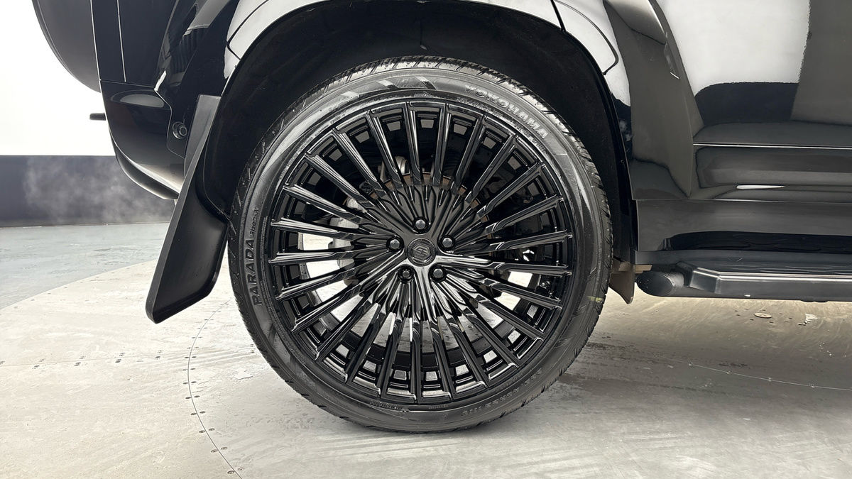 Used Land Rover Defender 110 2024 for sale - 76368757: Photo 10