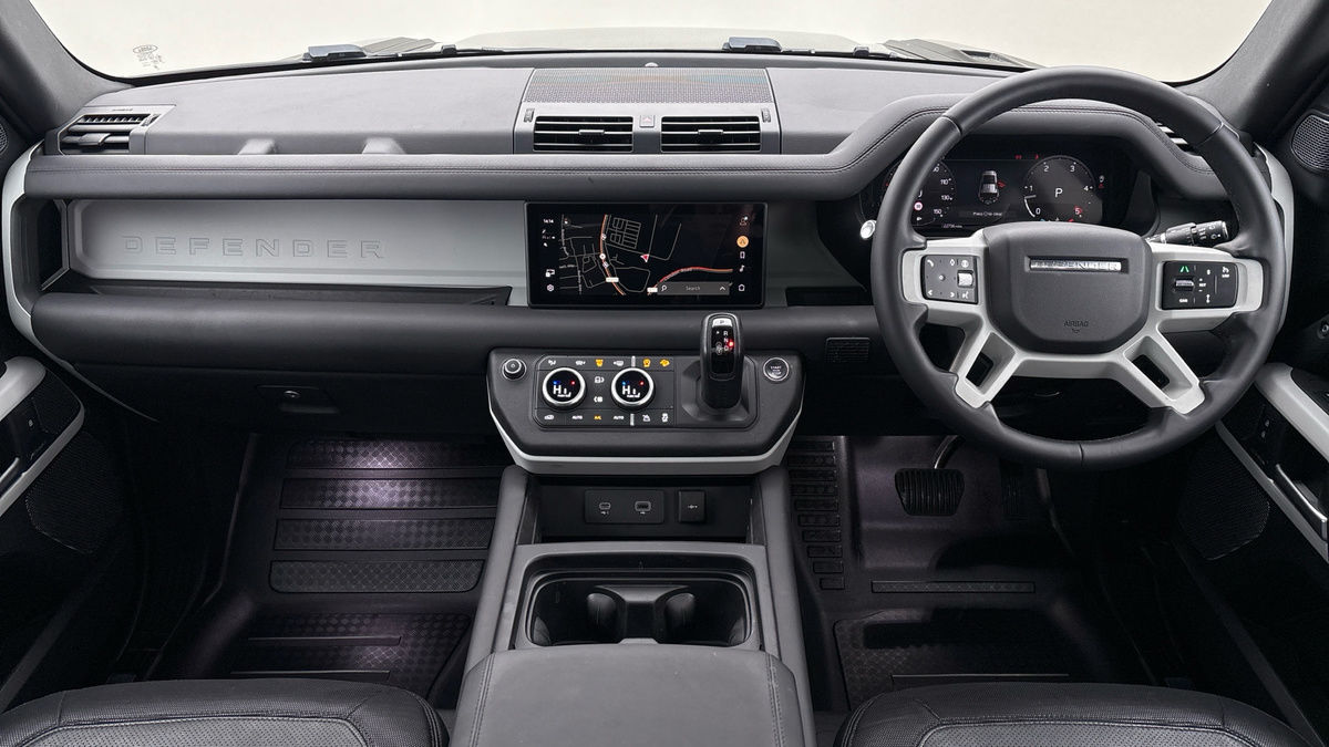 Used Land Rover Defender 110 2024 for sale - 76368757: Photo 12