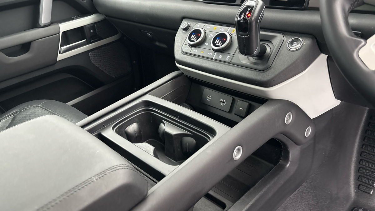 Used Land Rover Defender 110 2024 for sale - 76368757: Photo 18