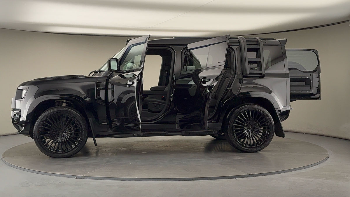 Used Land Rover Defender 110 2024 for sale - 76368757: Photo 53