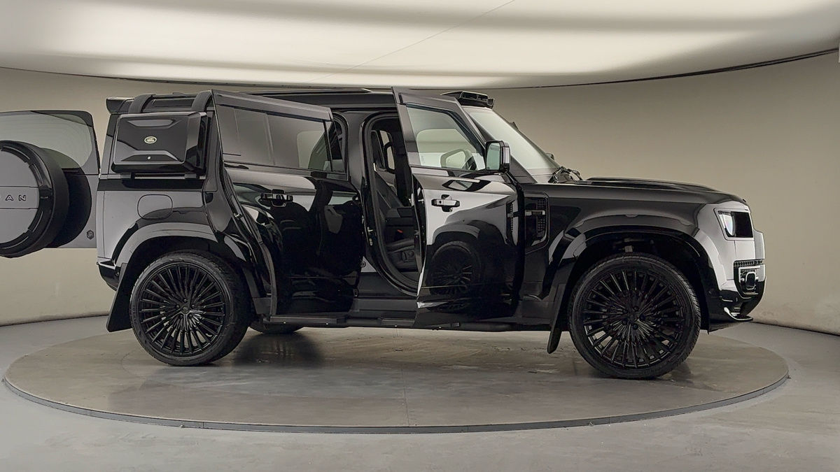 Used Land Rover Defender 110 2024 for sale - 76368757: Photo 61