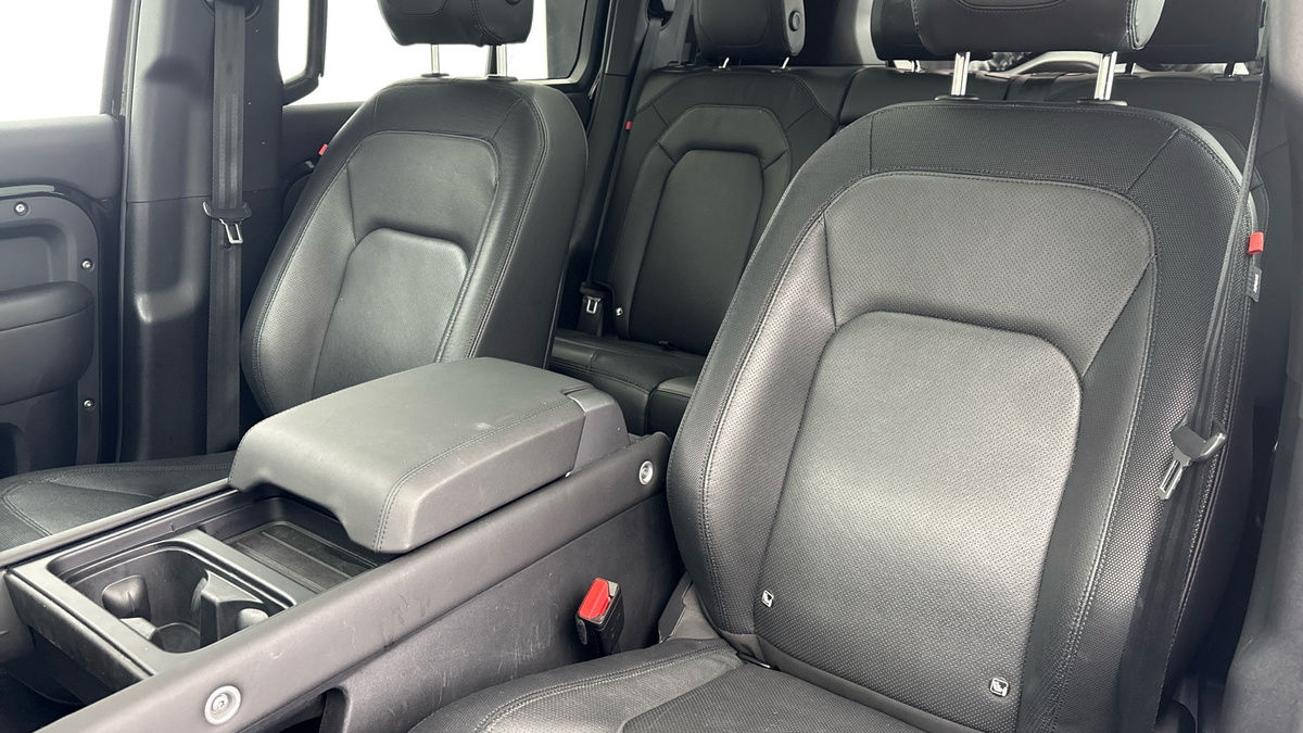 Used Land Rover Defender 110 2024 for sale - 76368757: Photo 7