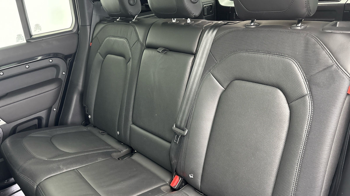 Used Land Rover Defender 110 2024 for sale - 76368757: Photo 8