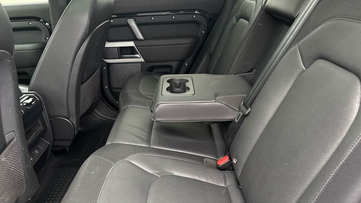 Used Land Rover Defender 110 2024 for sale - 76368757: Photo 9