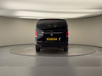 Used Mercedes-Benz V-Class 2023 for sale - 75586736: Photo