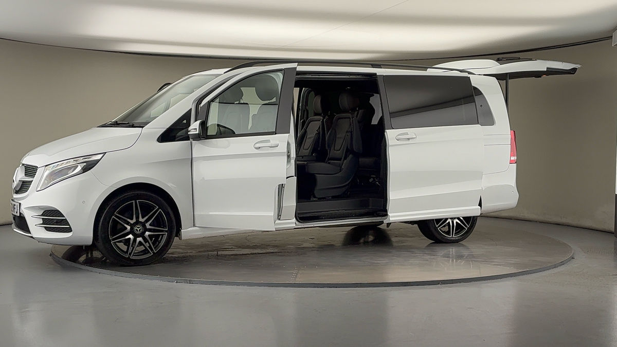 Used Mercedes-Benz V-Class 2022 for sale - 78213236: Photo 51