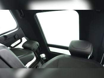 Used Land Rover Defender 110 2022 for sale - 75078707: Photo