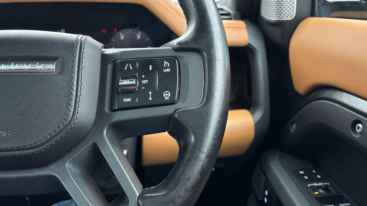 Used Land Rover Defender 130 2023 for sale - 77129259: Photo 14