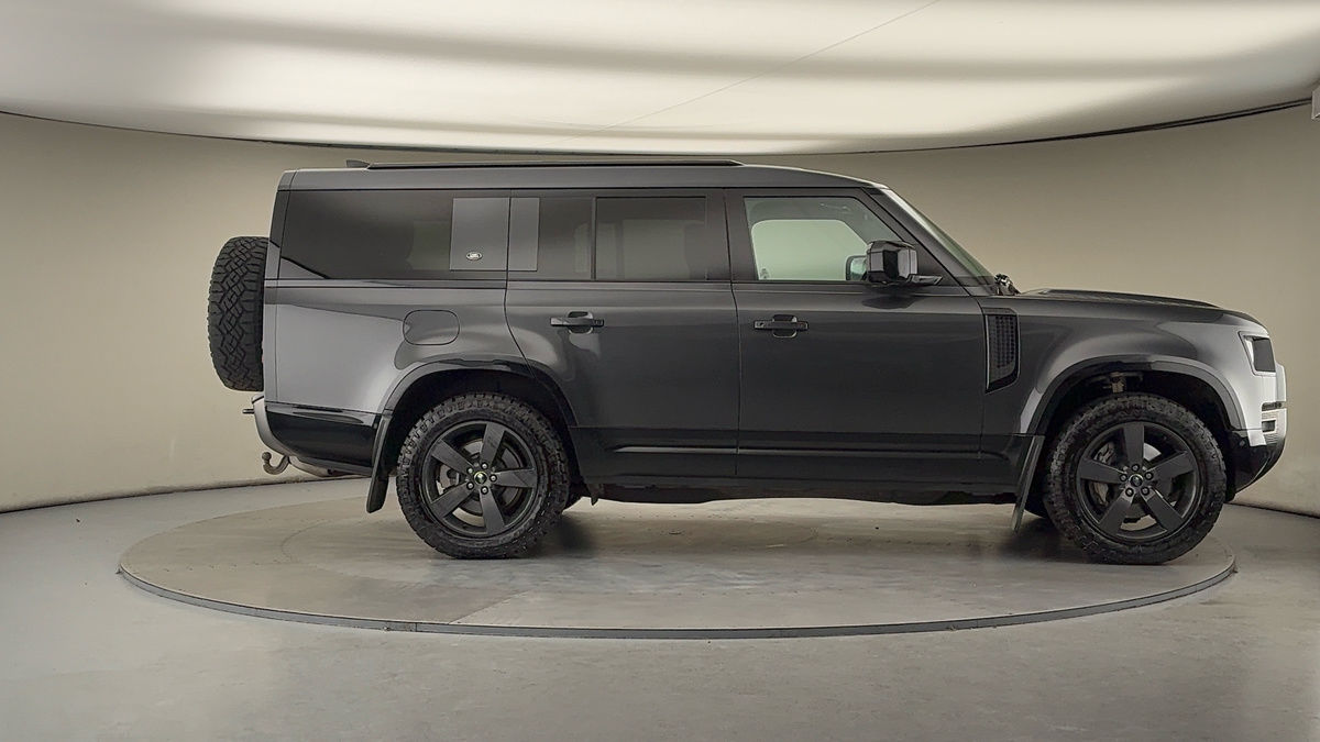 Used Land Rover Defender 130 2023 for sale - 77129259: Photo 16