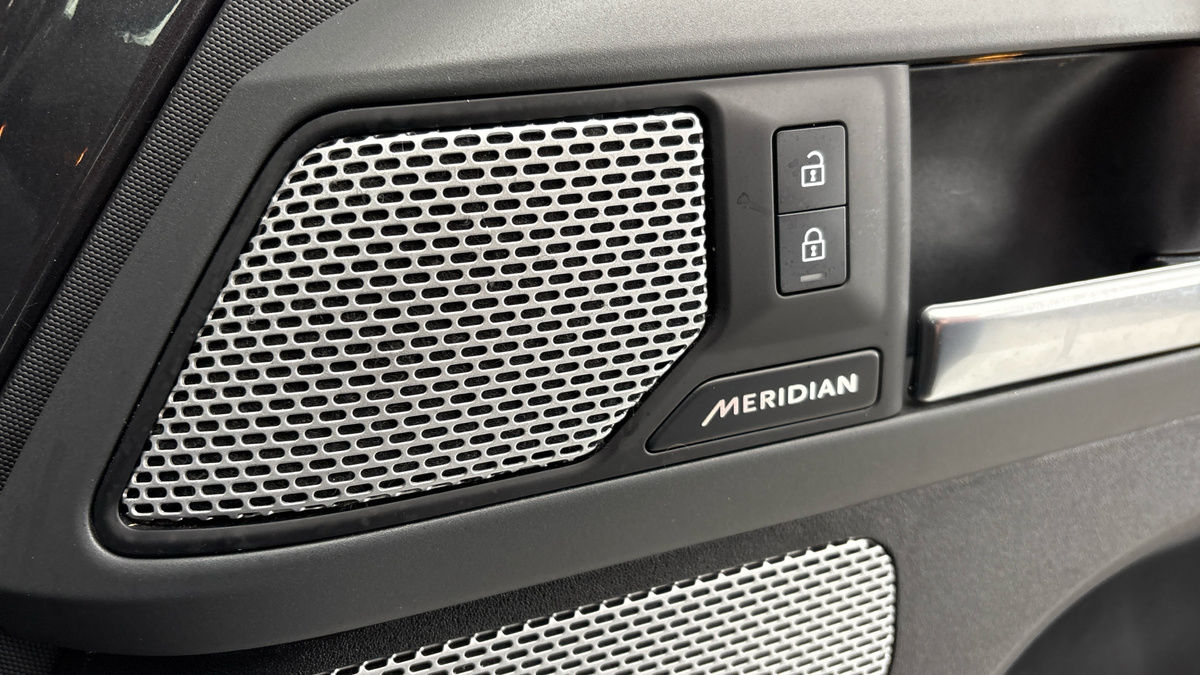 Used Land Rover Defender 130 2023 for sale - 77129259: Photo 25