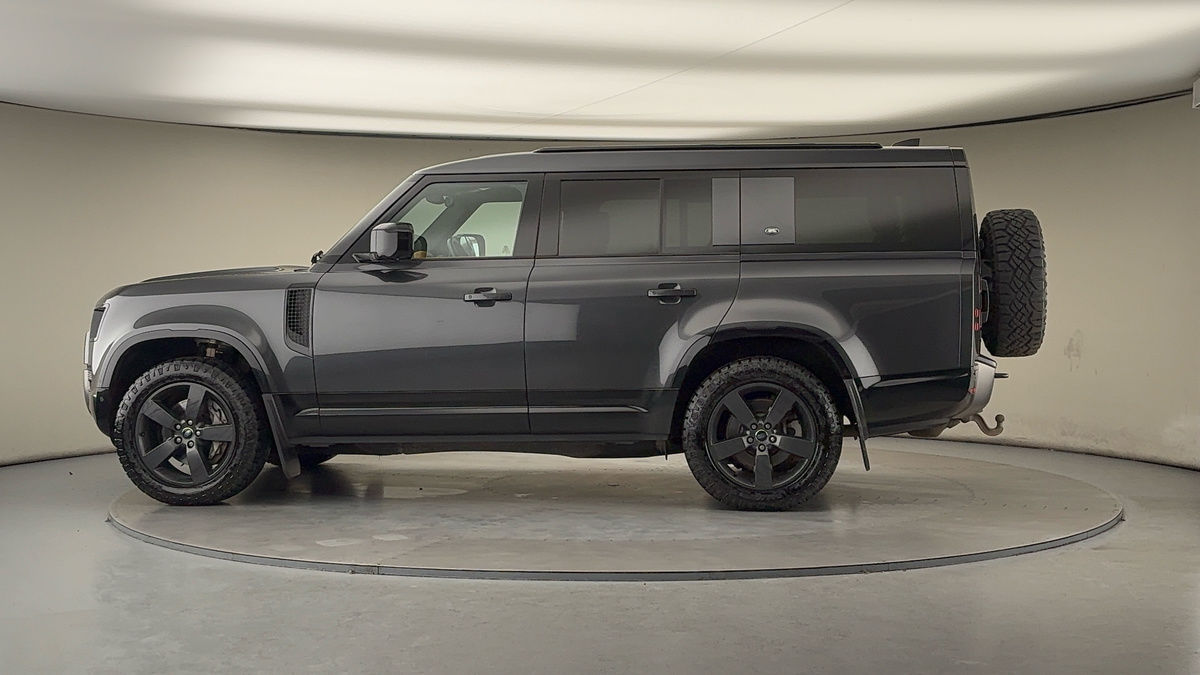 Used Land Rover Defender 130 2023 for sale - 77129259: Photo 30