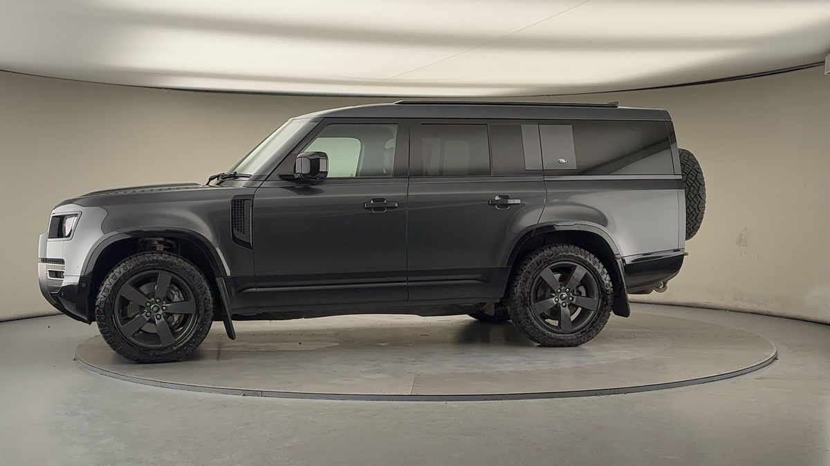 Used Land Rover Defender 130 2023 for sale - 77129259: Photo 31