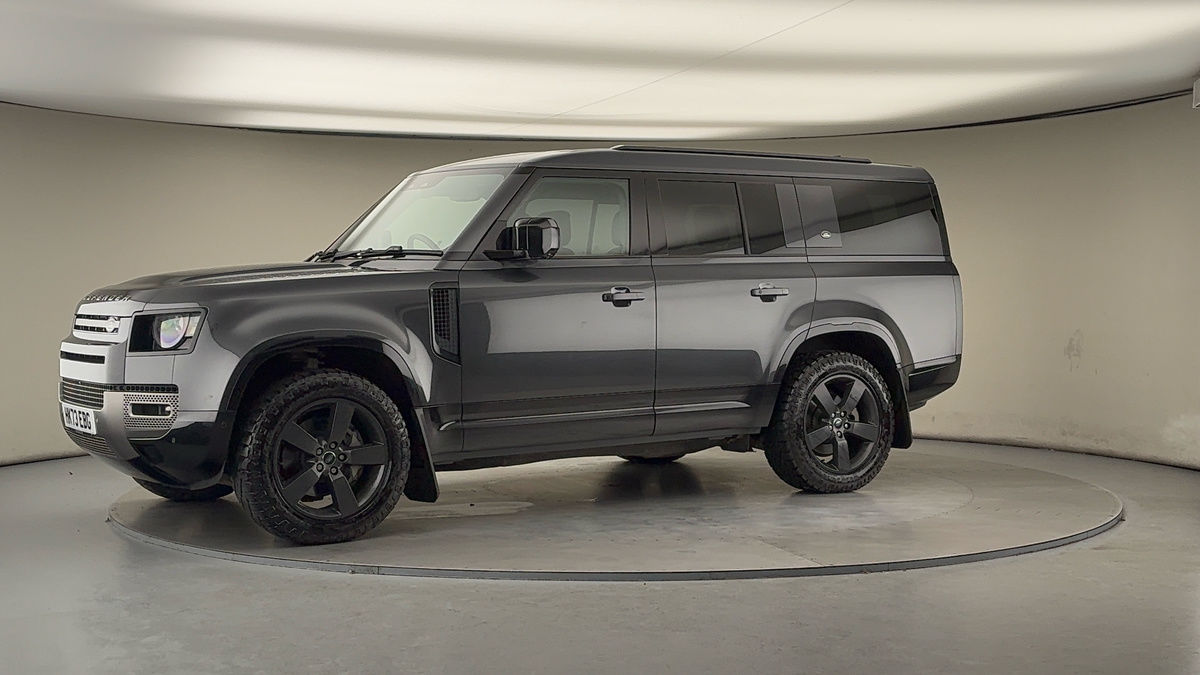 Used Land Rover Defender 130 2023 for sale - 77129259: Photo 32