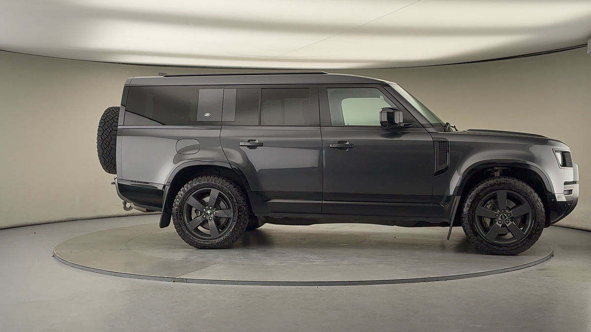 Used Land Rover Defender 130 2023 for sale - 77129259: Photo 39