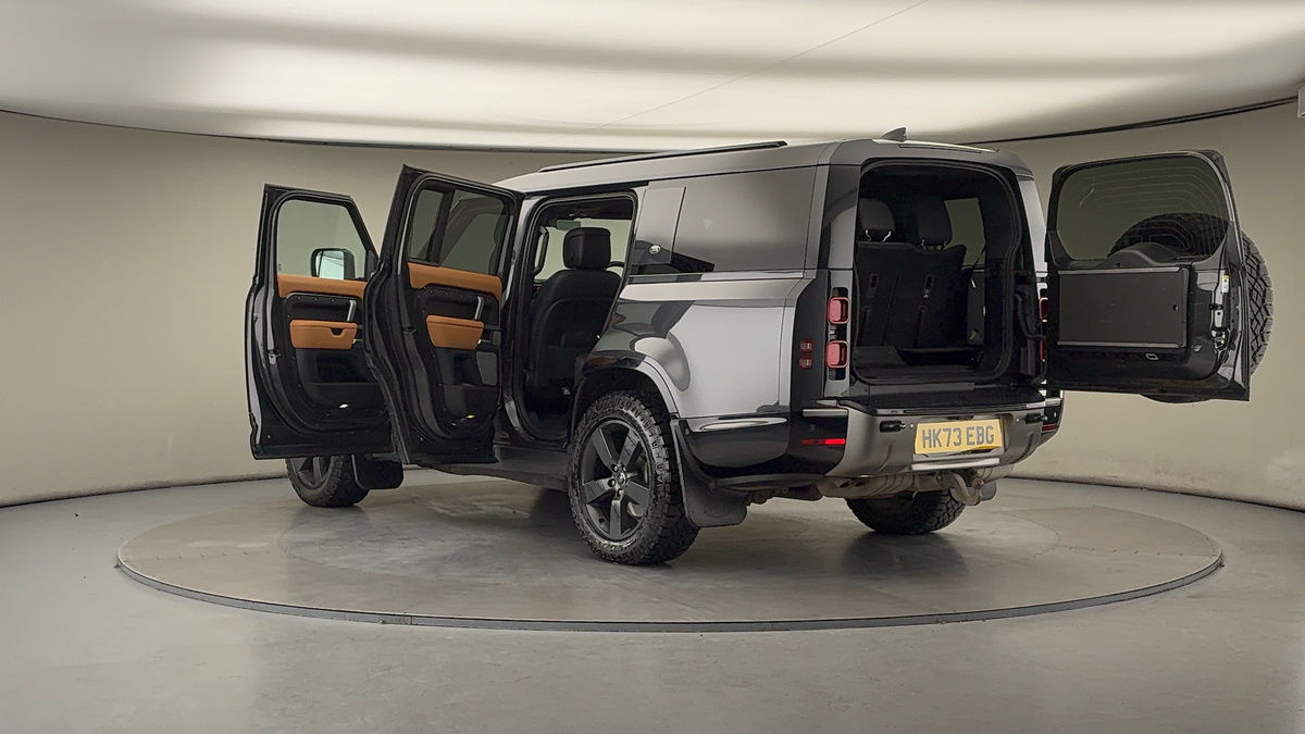 Used Land Rover Defender 130 2023 for sale - 77129259: Photo 46