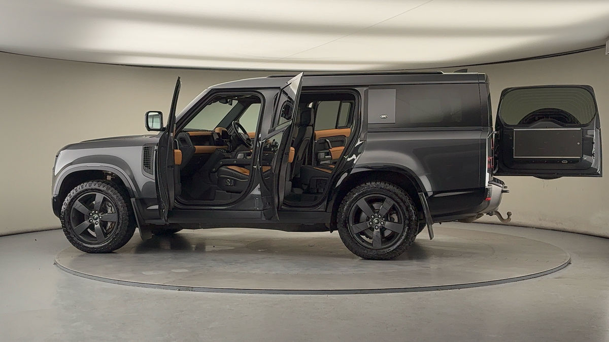 Used Land Rover Defender 130 2023 for sale - 77129259: Photo 49