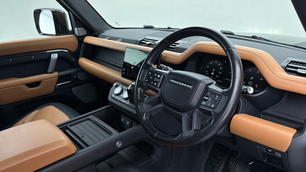 Used Land Rover Defender 130 2023 for sale - 77129259: Photo 5