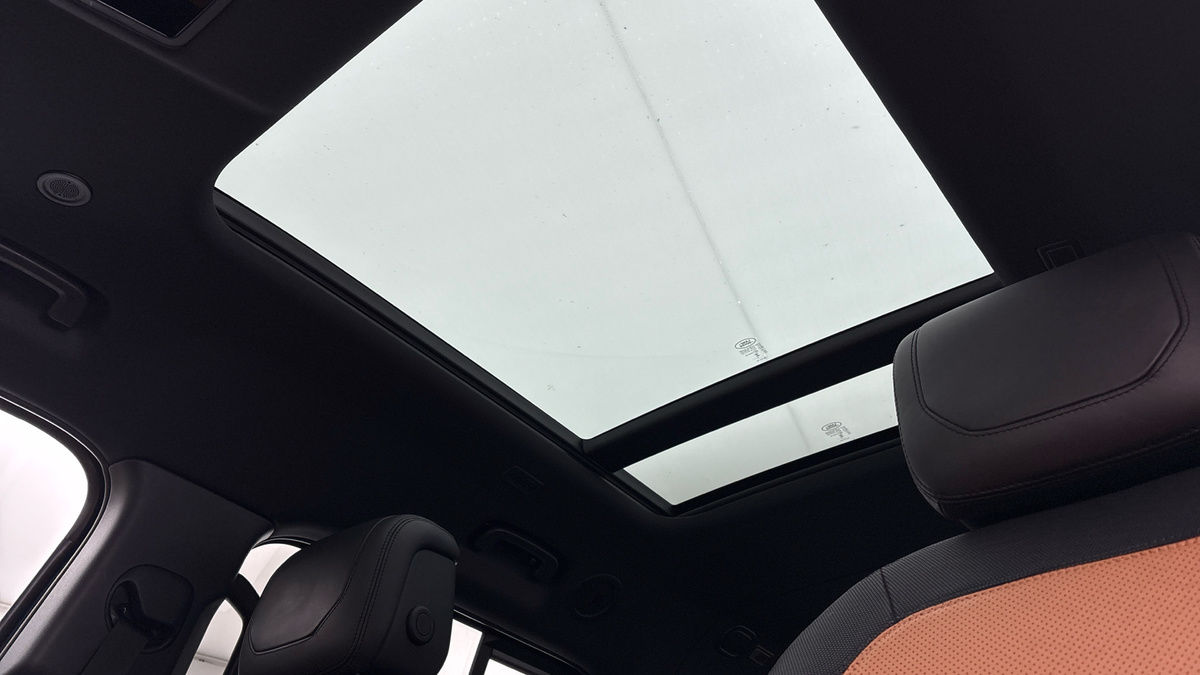 Used Land Rover Defender 130 2023 for sale - 77129259: Photo 6