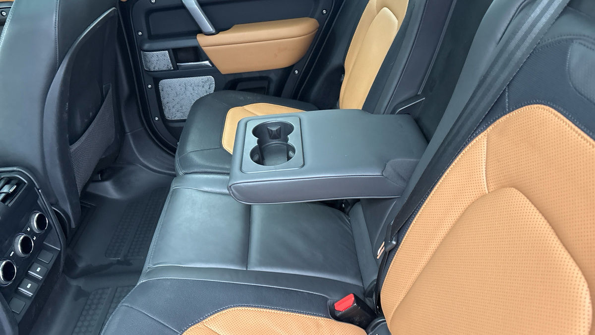 Used Land Rover Defender 130 2023 for sale - 77129259: Photo 9