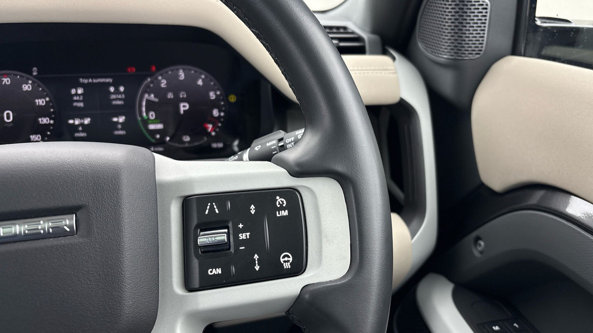 Used Land Rover Defender 2023 for sale - 77342433: Photo 14