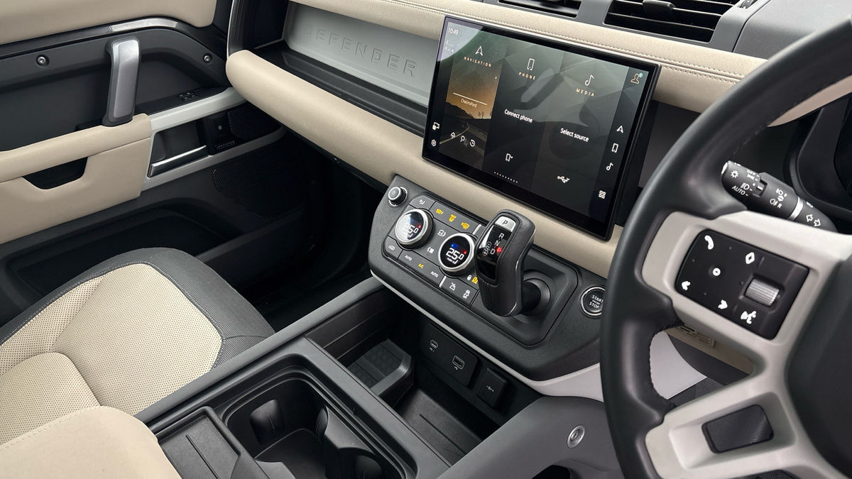 Used Land Rover Defender 2023 for sale - 77342433: Photo 18