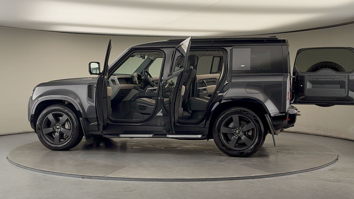 Used Land Rover Defender 2023 for sale - 77342433: Photo 46