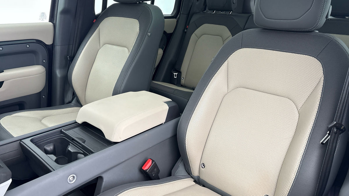 Used Land Rover Defender 2023 for sale - 77342433: Photo 7