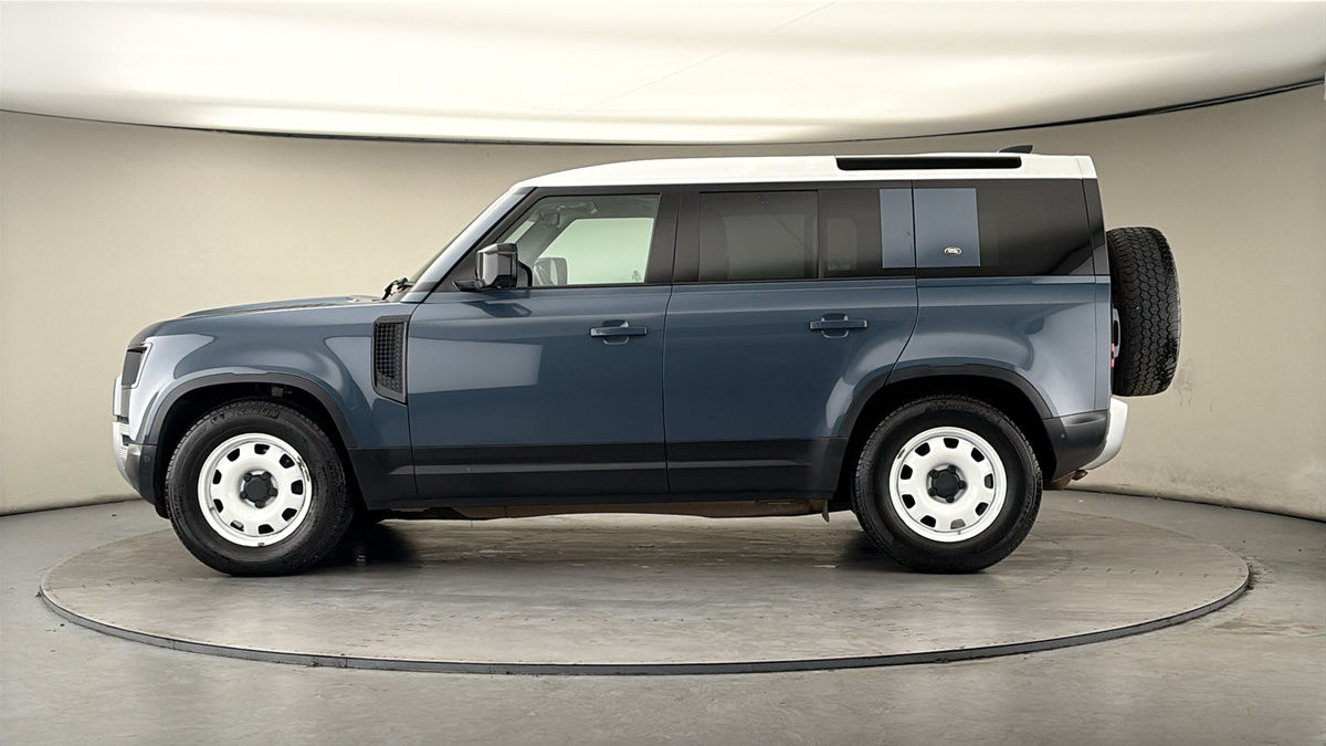 Used Land Rover Defender 110 2021 for sale - 77990344: Photo 15