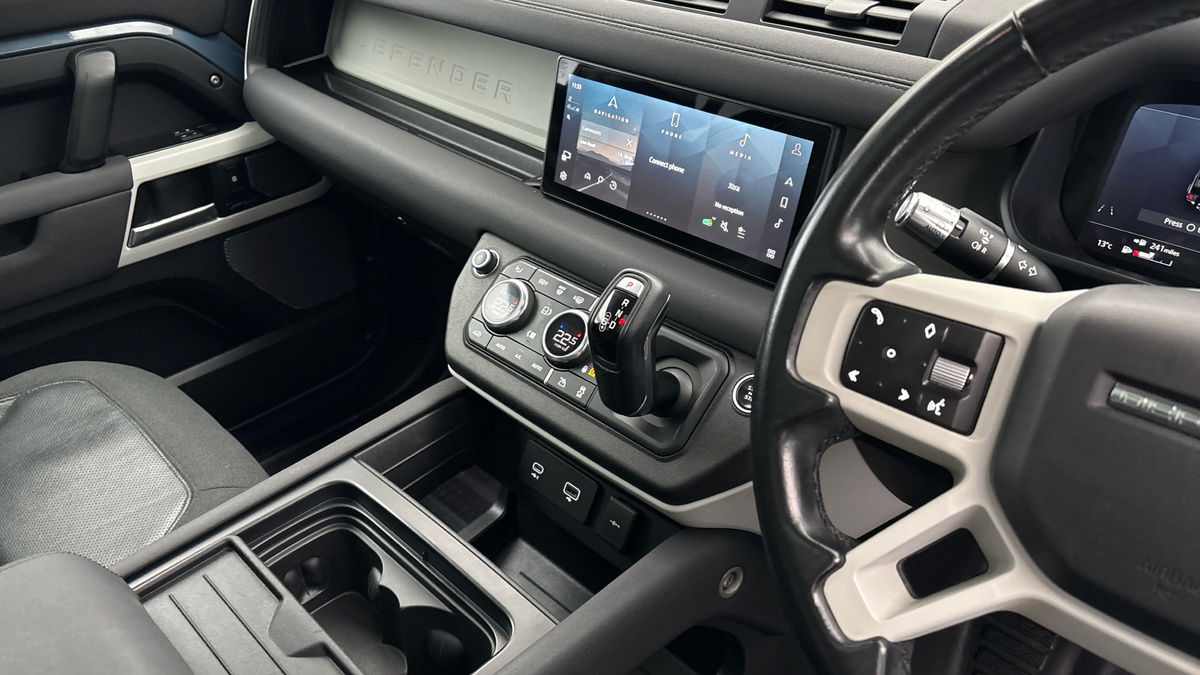 Used Land Rover Defender 110 2021 for sale - 77990344: Photo 18