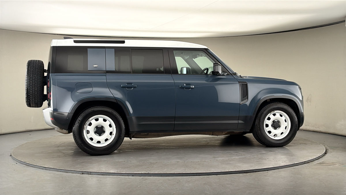 Used Land Rover Defender 110 2021 for sale - 77990344: Photo 37