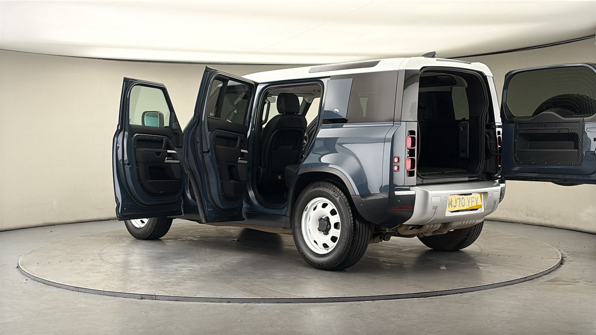 Used Land Rover Defender 110 2021 for sale - 77990344: Photo 43