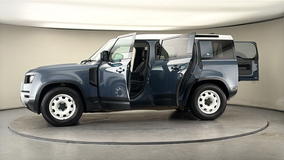 Used Land Rover Defender 110 2021 for sale - 77990344: Photo 47