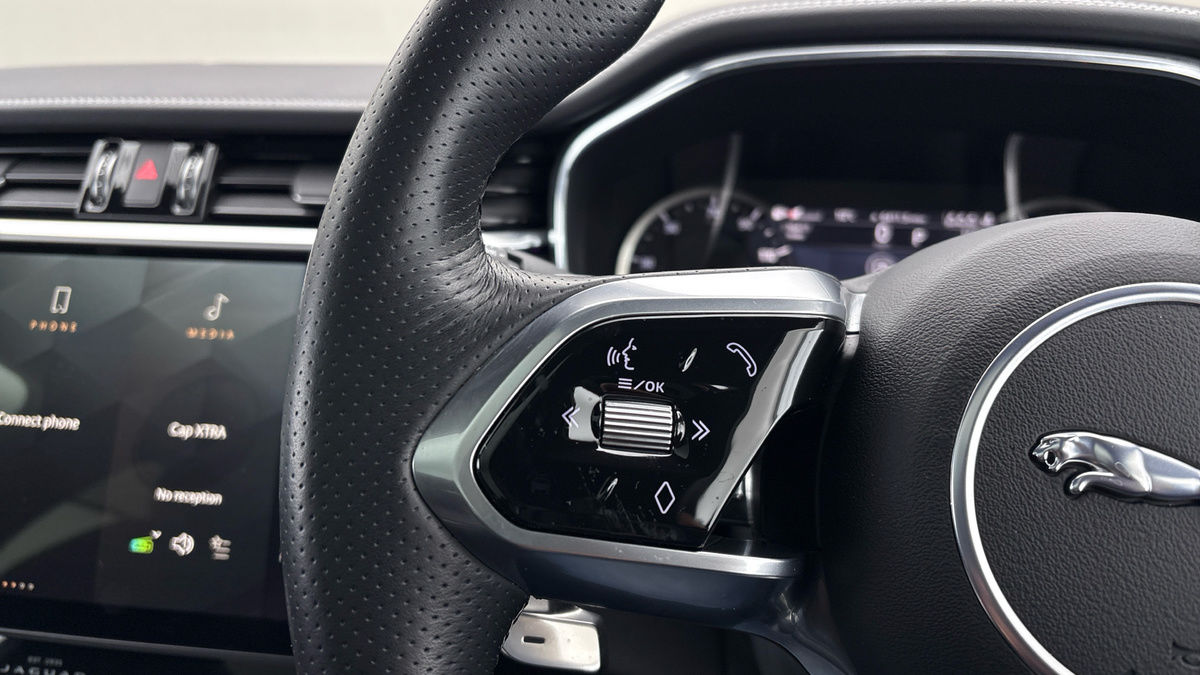 Used Jaguar F-Pace 2023 for sale - 77906160: Photo 13