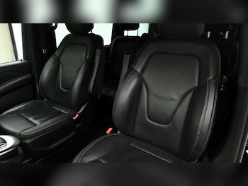 Used Mercedes-Benz V-Class 2023 for sale - 75586754: Photo