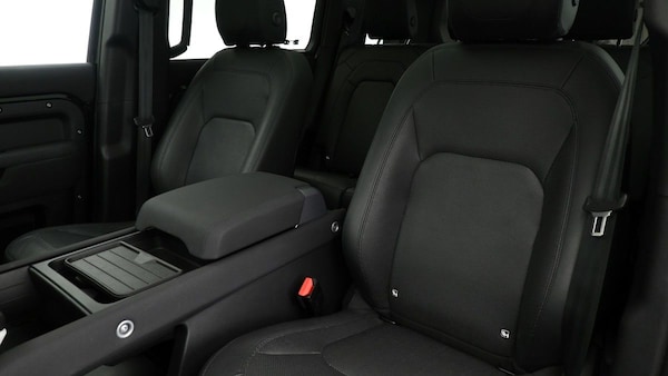 Used Land Rover Defender 110 2022 for sale - 75667019: Photo 4