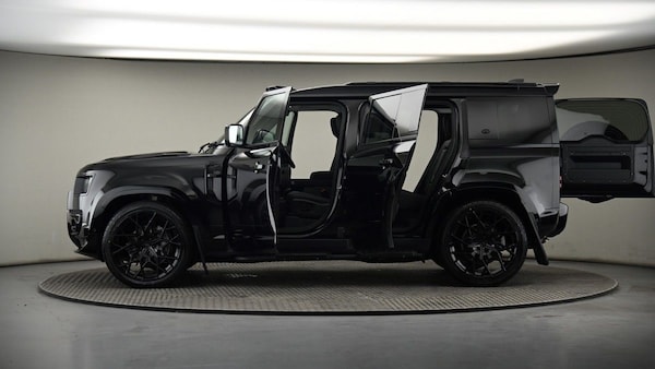 Used Land Rover Defender 110 2022 for sale - 75667019: Photo 51