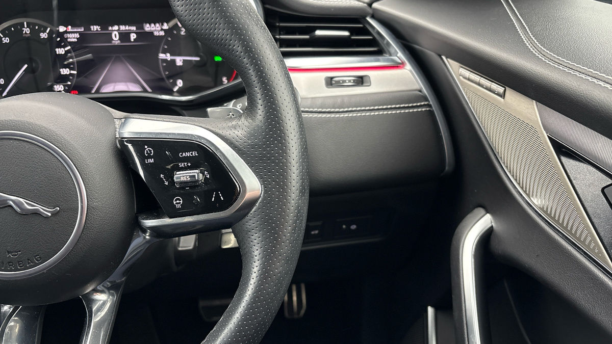 Used Jaguar F-Pace 2022 for sale - 76910823: Photo 14