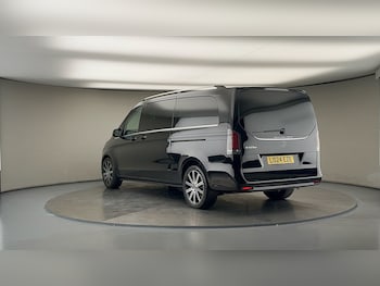 Used Mercedes-Benz V-Class 2024 for sale - 75833414: Photo