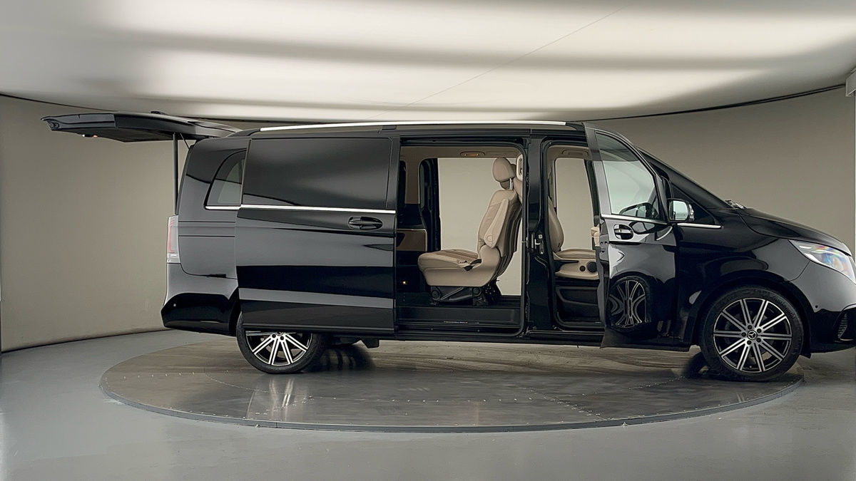 Used Mercedes-Benz V-Class 2024 for sale - 75833414: Photo 57