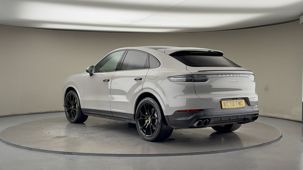 Used Porsche Cayenne 2020 for sale - 76725454: Photo 2