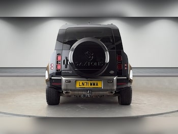 Used Land Rover Defender 2021 for sale - 78570916: Photo