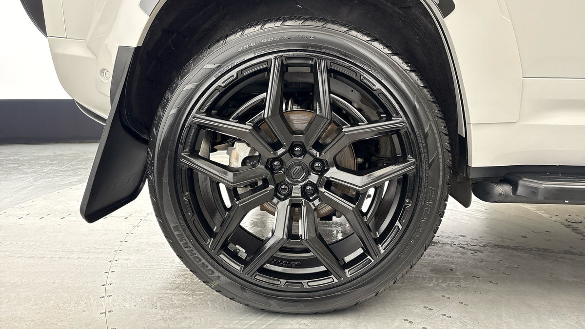 Used Land Rover Defender 2025 for sale - 77632335: Photo 10