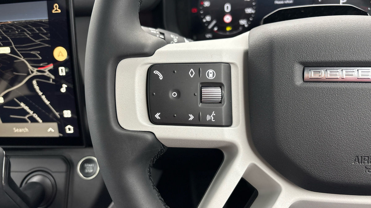 Used Land Rover Defender 2025 for sale - 77632335: Photo 13
