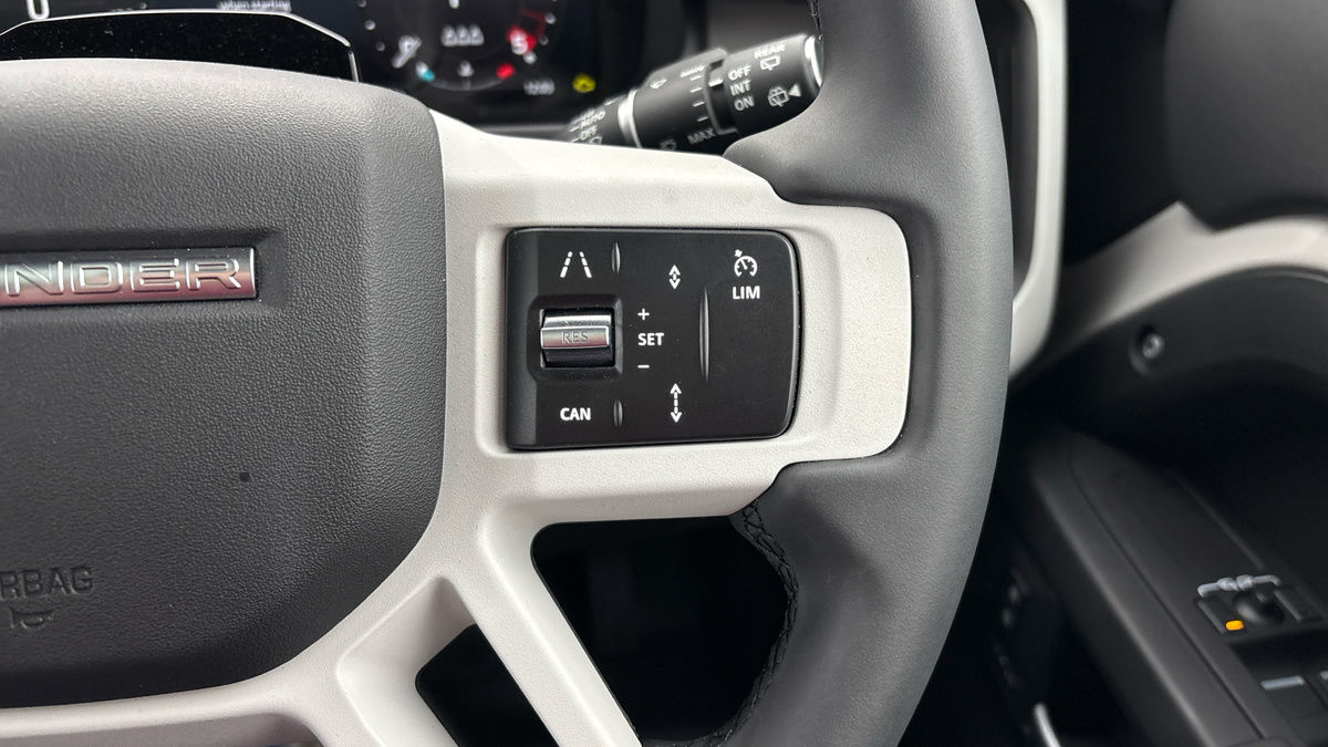 Used Land Rover Defender 2025 for sale - 77632335: Photo 14