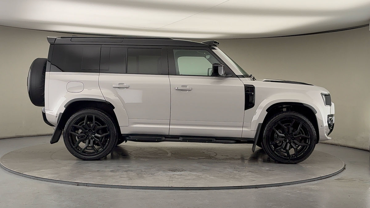 Used Land Rover Defender 2025 for sale - 77632335: Photo 16