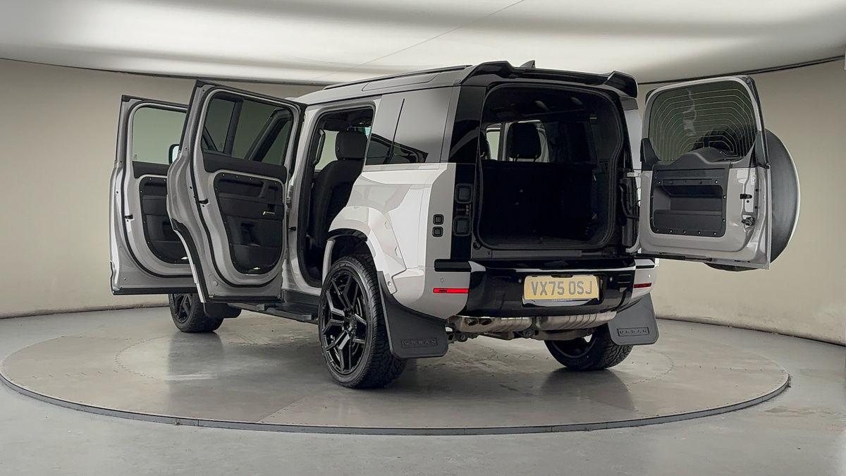 Used Land Rover Defender 2025 for sale - 77632335: Photo 23