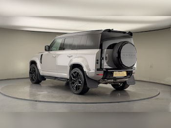 Used Land Rover Defender 2025 for sale - 77632335: Photo