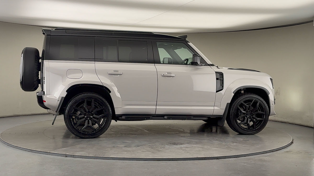 Used Land Rover Defender 2025 for sale - 77632335: Photo 44