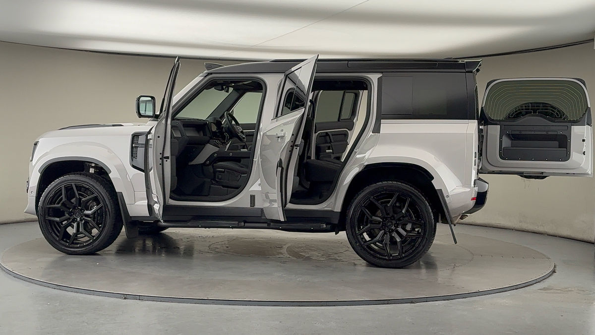 Used Land Rover Defender 2025 for sale - 77632335: Photo 53